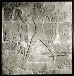 Šlechtic lovící na Nilu, 2600-2500 př.nl (vápenec)