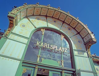 Pohled na Karlsplatz Stadtbahn