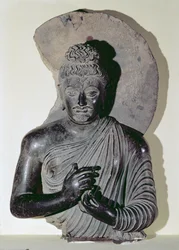 Busta kázajícího Buddhy, řecko-buddhistický styl, 1.-4