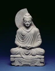 Sedící Buddha, Gandhára, 1.-3. století n. l.