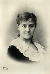 Portrét Emilie Broisat (foto)