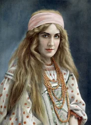 Operní pěvkyně Marguerite Carre (1880-1947) jako Snegourotchka v opeře Snegourotchka, Paříž, foto Paul Nadar z francouzského listu "Le Theatre" červenec 1908