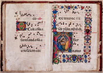 Knihovna Piccolomini: sborová kniha, treska. 102,8, násl. 47v-48r s „Narozením“, od Pellegrina di Mariana.