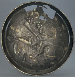 Miska zdobená scénou prince Varahrana na lovu, dynastie Sassanidů (226-651) (stříbro se zlacením)