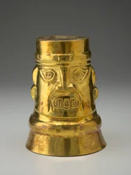Kero (obřadní nádoba na pití), cca 1000-1476 (slitina zlata)