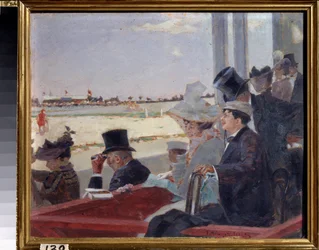 Koňské dostihy (Dostihy). Diváci sedící na tribuně sledovali soutěž v jízdě na koni. Obraz Pyotr Alexandrovič Nilus (Pierre Nilous) (Nilouss) (1869-1940/1943), olej na dřevě