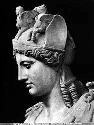 Detail tváře Atheny Farnese, římská císařská kopie bronzové sochy ze školy Phidias
