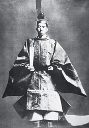 Hirohito, japonský císař, při své intronizaci