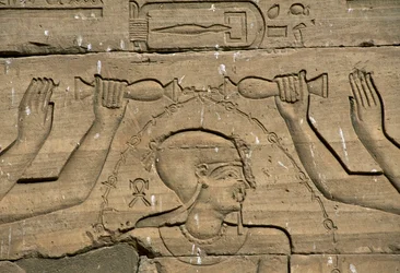 Basreliéf, chrám Kalabsha (také chrám Mandulis), Asuán, postavený kolem roku 30 př.nl, egyptská civilizace