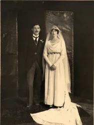 Lady Dorothy Cavendish a Harold Macmillan v den jejich svatby
