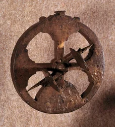 Astroláb, astronomický měřicí přístroj používaný navigátory. Vyrobeno v Portugalsku. 1648.