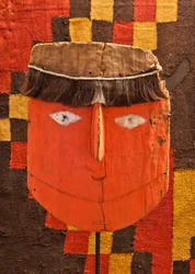 Pohřební maska / Peru, kultura Chancay. (Vlasy, malované dřevo)