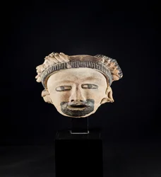Soška hlavy / Mexiko, kultura Totanaque (terakota)