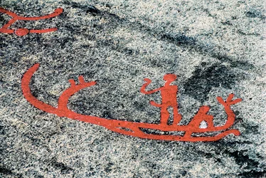 Petroglyfy z Tanoumu představující muže na lodi, Rock of Litsleby, Švédsko (rytý kámen)