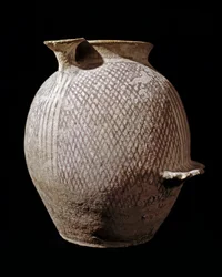 Prehistoire: polychromovaná keramická váza z Jericha. 3000-2100 před naším letopočtem. Ammán, Archeologické muzeum, Jordánsko