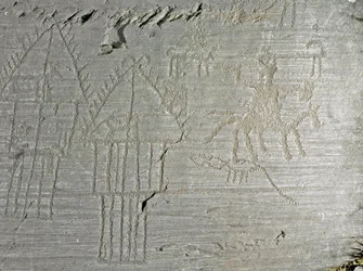 Pravěk, civilizace Kamunů, skalní umění: pohřební skála s výjevy každodenního života ve vesnici, chýše na kůlech, jezerní obydlí, psi, ptáci, jeleni a muž na koni. Období mezi neolitem a dobou bronzovou. Skála č. 35, Capo di Ponte, národní park