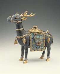 Postava jelena (cloisonne smalt)