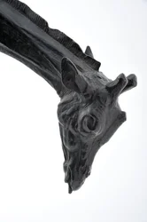 Velká žirafa se sklopenou hlavou, model 1909-10, odlita před rokem 1913 (bronz) (viz také 3084917-43)