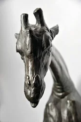 Velká žirafa se sklopenou hlavou, model 1909-10, odlita před rokem 1913 (bronz) (viz také 3084917-43)