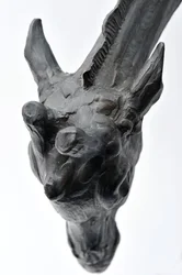 Velká žirafa se sklopenou hlavou, model 1909-10, odlita před rokem 1913 (bronz) (viz také 3084917-43)