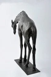 Velká žirafa se sklopenou hlavou, model 1909-10, odlita před rokem 1913 (bronz) (viz také 3084917-43)