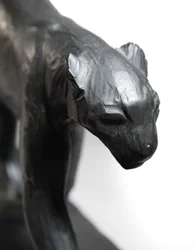 Leopardí marchant