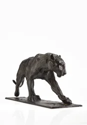 Panther chůze, zadní noha zvednutá, cca 1904 (patinovaný bronz)