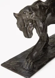 Panther chůze, zadní noha zvednutá, cca 1904 (patinovaný bronz)