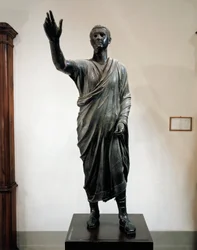 Bronzová socha Aule Metele, řečník (Arringatore), z Pila, Perugia, Itálie, asi 80 př.nl.