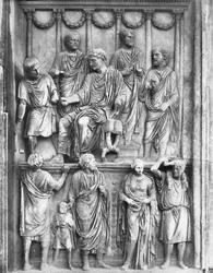 Císař Marcus Aurelius při aktu „liberalitas“, aurelianovský reliéf umístěný na Konstantinově oblouku, antoninovské období, asi 176-180