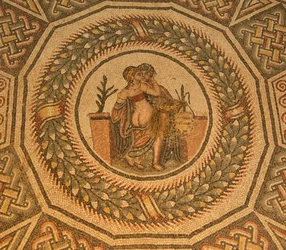 Erotická podlahová mozaika, Villa Romana del Casale, Piazza Armerina, Sicílie, Itálie (foto)