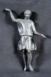 Ofrande soška en bronz, kol. soukromý, 2. stol. Pravděpodobně od poutníků v Martově chrámu.
