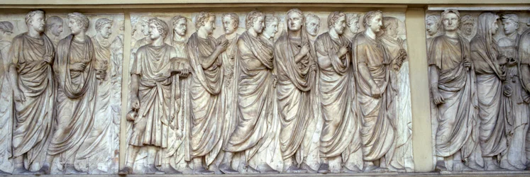 Průvod kněží, severní stěna Ara Pacis (mramor)