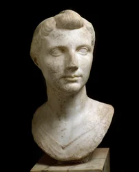 Římské umění: „Busta Octavie Thuriny Minor (Ottavia Minore neboli Octavia Mladší) (69 př. n. l.-11 př. n. l.)“. Řím, Museo Nazionale Romano (neboli delle Terme)