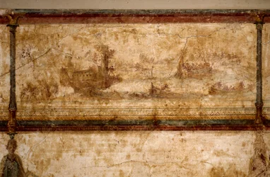 Římské umění: „Námořní výjev s birémami a trirémami“. Freska, kolem 25-19 př. n. l. Rozměry: 73 cm. Řím, Museo Nazionale Romano (neboli Muzeum Diokleciánových lázní)