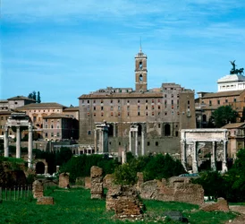 Forum Romanum: panoramatický pohled s pozadím, které Taburalium používá jako archiv (79 př.nl). Řím