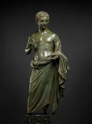 Bronzová socha aristokratického chlapce, 27 př.nl-14 našeho letopočtu (bronz)