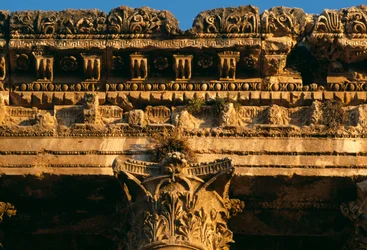 Bakchův chrám, detail entablace, vrcholné císařské období 27 př. n. l.-395 n. l. foto