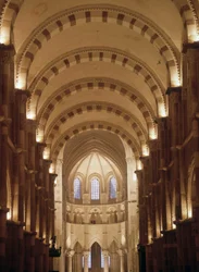 Interiér katedrály Vezelay