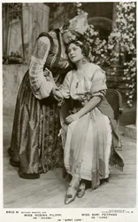 Rosina Filippi a Sari Petrass, herečky, c1912.