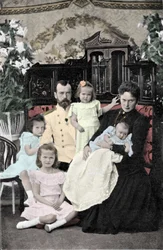 Rodinný portrét cara Mikuláše II. (1868-1918), kolem 1901-1902