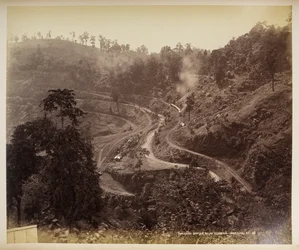 Obracecí stanice pod Teendaria, Darjeeling,  z 