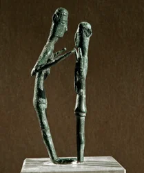 Nuragská kultura (nuragy), Sardinie: sousoší bronzových zápasníků. 8.-7. století př. n. l. Cagliari, Museo Nazionale Archeologico, Sardinie, Itálie