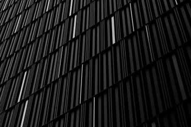 Architektura s tmavými pruhy
