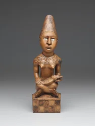 Sedící ženská postava s dítětem (pfemba) Yombe Group, Kongo Peoples (dřevo, sklo nebo slída a skvrna)