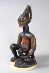 Jorubská socha sedícího náčelníka, Nigérie