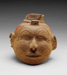 Head Effigy Vessel (nádoba s červeným pigmentem)