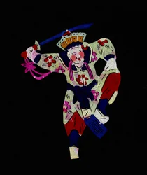 Mužská postava z Pekingské opery. Malovaný papírový výřez neboli "Jian Zhi", čínské lidové umění, Peking.