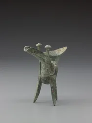 Rituální nádoba na pití (bronzová)