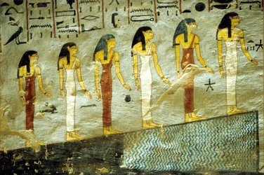 Starověký Egypt, malba, Hrobka Ramesse I., Théby, Šest bohyň představujících prvních šest hodin noci, vystupujících na horu, pod níž je jezírko.